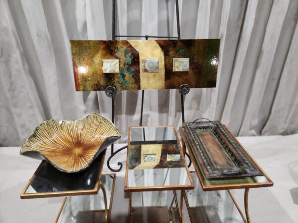Set of 3 glass tables and decor - Image 2
