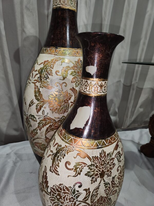 Solid wood glass top table and Large vase set - Image 3