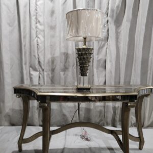 Entryway table with lamp