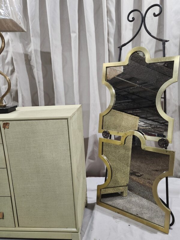 Dresser mirror lamp decor lot - Image 3
