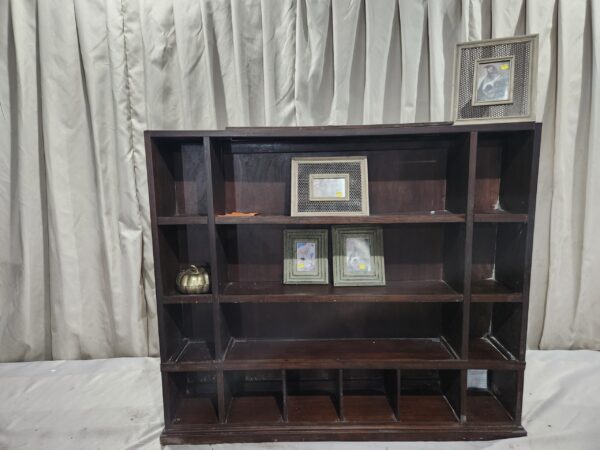 Large display style cabinet with accesories