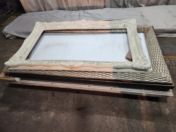 Auction lot of 5 items frames mirrored