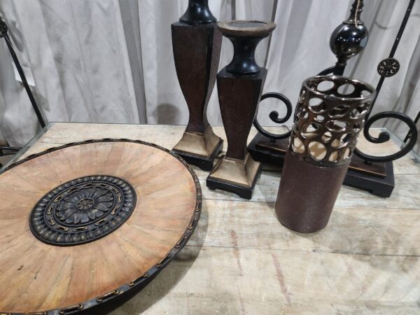 Coffee table decor lot - Image 3