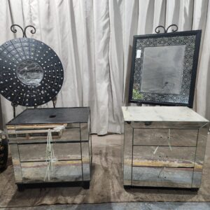 Glass decor lot